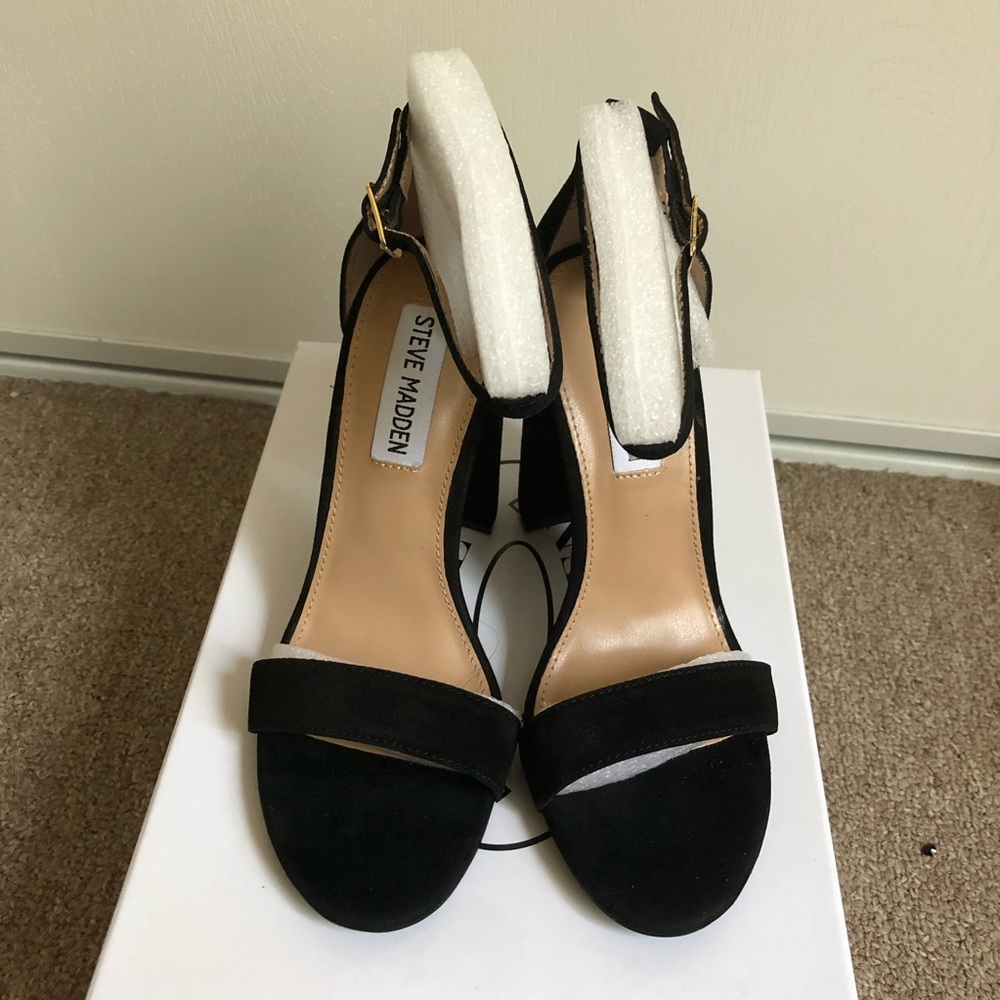 NWB Steven Madden Carrson Sandals